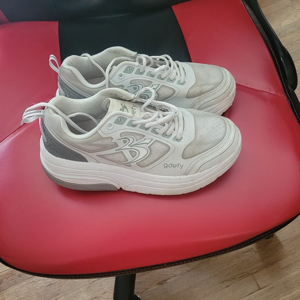 Gdefy Women's White and Gray Athletic Shoes